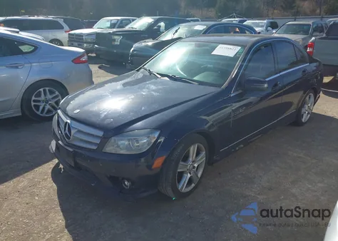 2010 Mercedes-Benz C 300 Luxury/Sport z USA, uszkodzony, nr VIN WDDGF5EB6AF491876